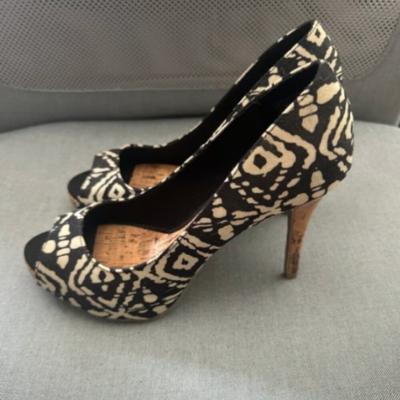 Christian Siriano for Payless Shoes - Christian Siriano Tribal Print Cork Stiletto Pumps Black Cream Size 7.5W